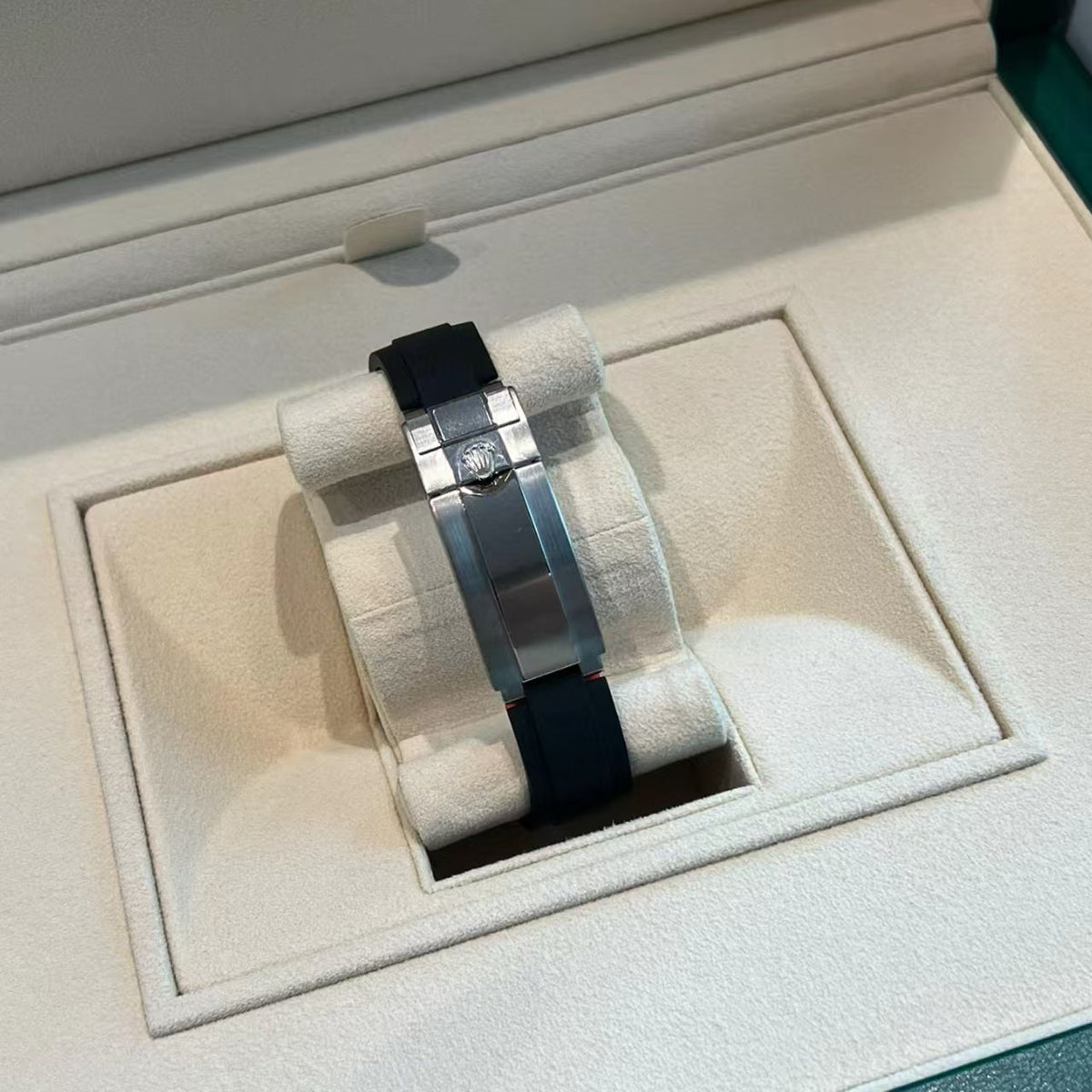 コスモグラフ デイトナ | オイスター、40 mm、ホワイトゴールド、ダイヤモンド  リファレンス 126539TBR