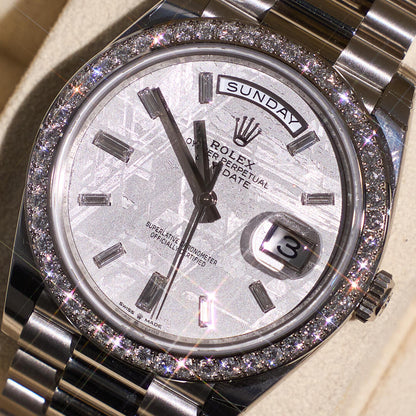 Day-Date 40(デイデイト) 40 | オイスター、40 mm、ホワイトゴールド、ダイヤモンド  リファレンス 228349RBR-0040