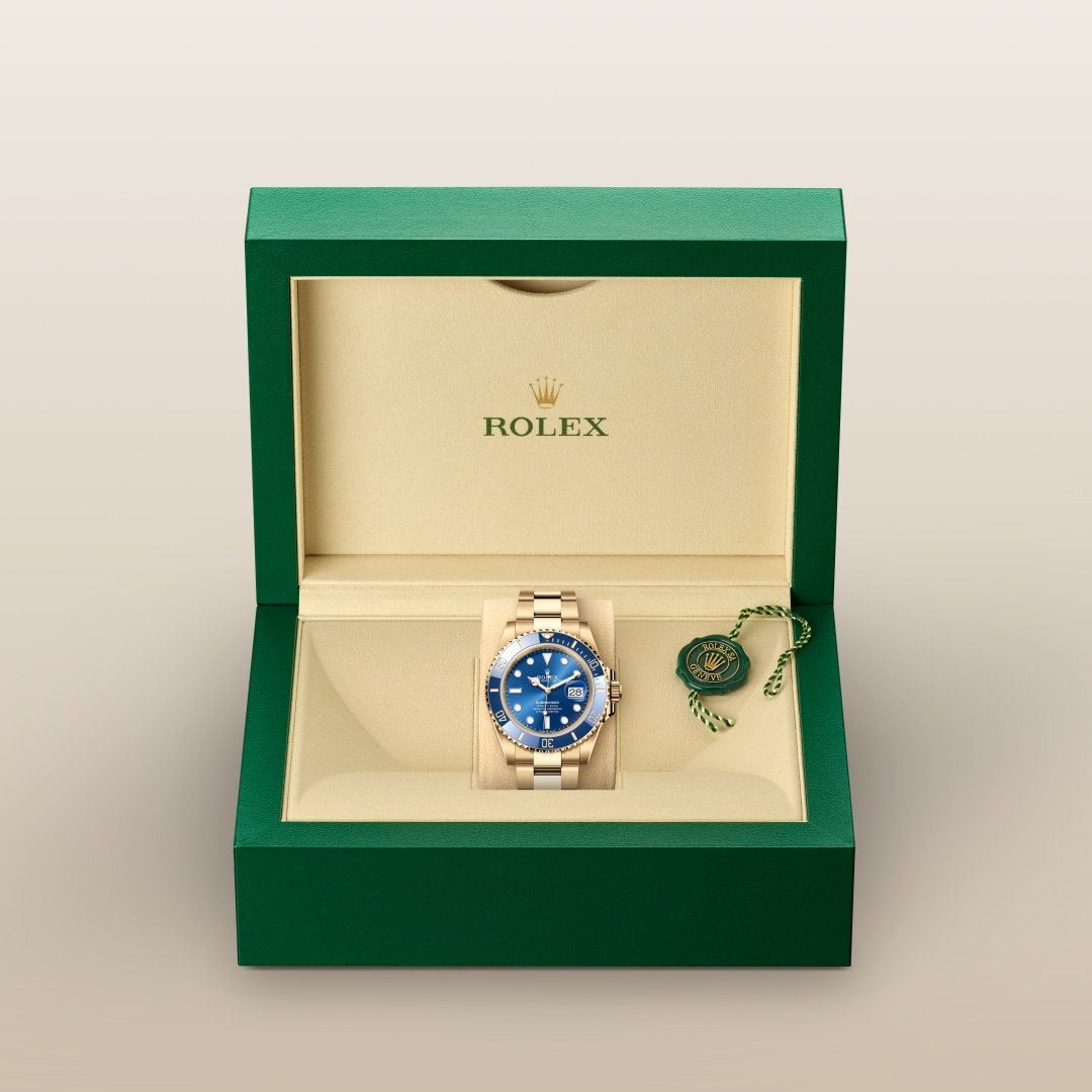 Rolex サブマリーナー デイト  オイスター、41 mm、イエローゴールド