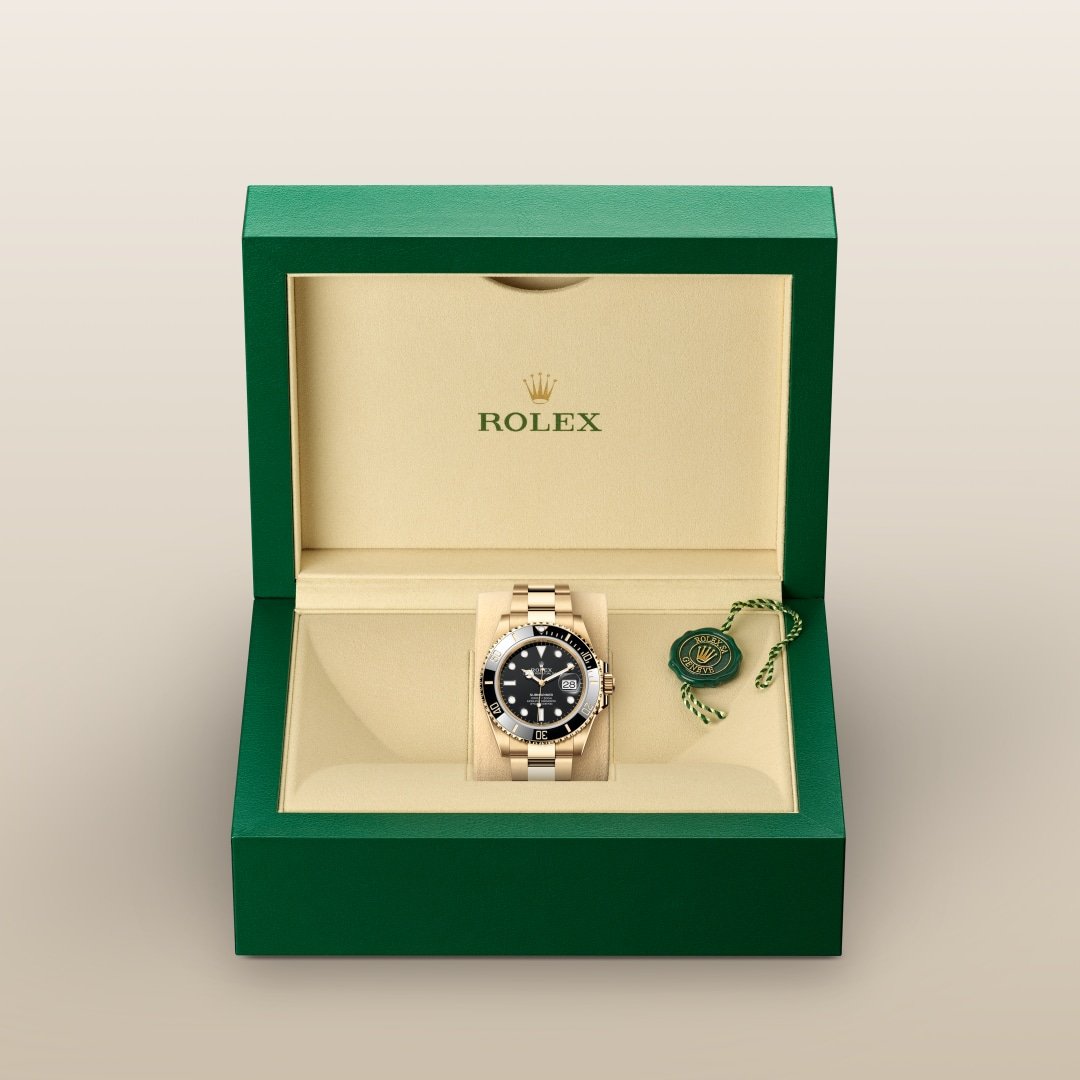Rolex サブマリーナー デイト  オイスター、41 mm、イエローゴールド