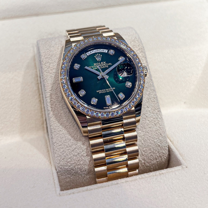 デイデイト 36 | オイスター、36 mm、イエローゴールド、ダイヤモンド  リファレンス 128348RBR-0035
