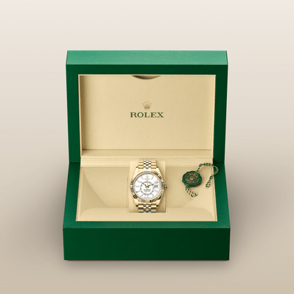 ロレックス スカイドゥエラー  オイスター、42 mm、イエローゴールド  リファレンス m336938-0006